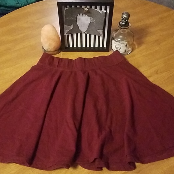 Hollister Dresses & Skirts - Hollister maroon skater skirt